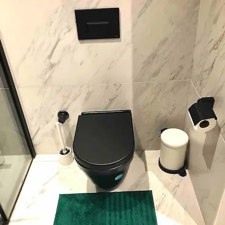 Luxury - Pool, Parking & Gym In Beyoglu דירה *
