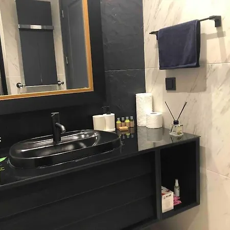 דירה Luxury - Pool, Parking & Gym In Beyoglu