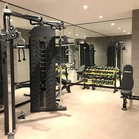 Luxury - Pool, Parking & Gym In Beyoglu דירה איסטמבול